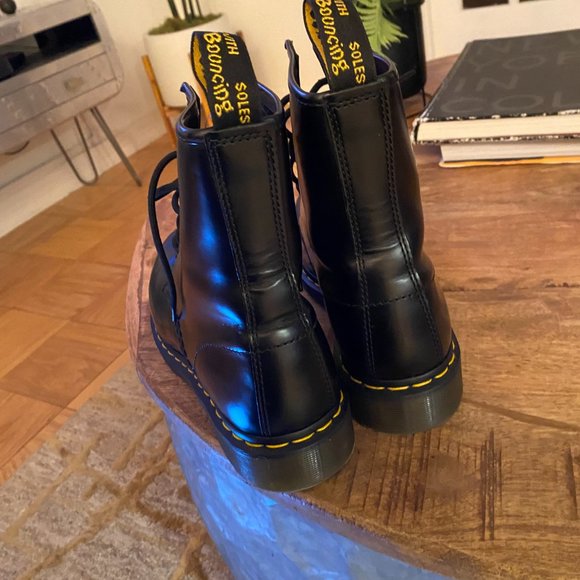 BNWOT 1460 WOMEN'S SMOOTH LEATHER LACE UP BOOTS - Picture 5 of 5